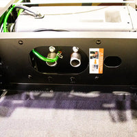 Visto da sotto con uscita del tubo di scarico ed entrata d'aria