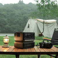 Power Bank con Presa Elettrica caricando una macchina fotografica