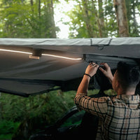 Vista in dettaglio delle LED sotto e della tasca mettere via accessori