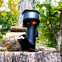 Vista larga con fiamme sulla pentola