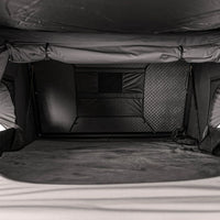 Vista interna della tenda con isolazione termica per uso invernale