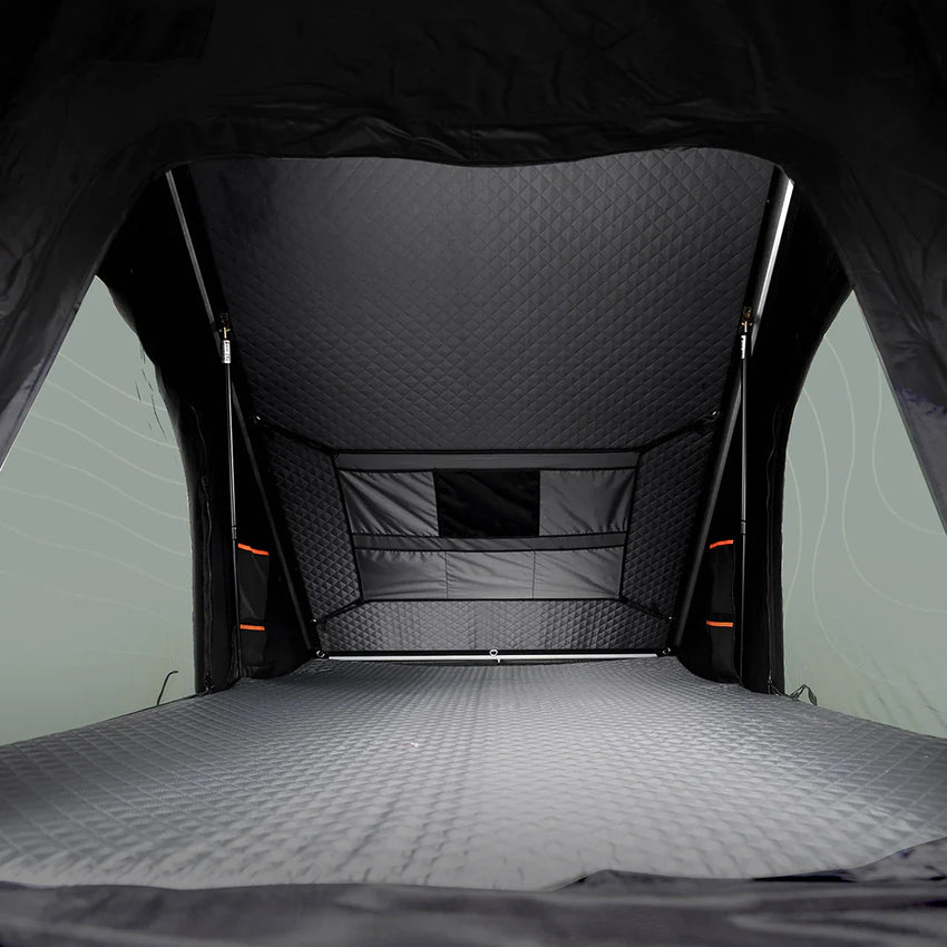 Vista Interna della tenda Leggera per auto fatta con materasso 2 posti